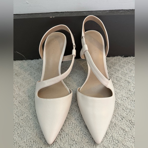 Ann Taylor cream heels - Picture 1 of 3